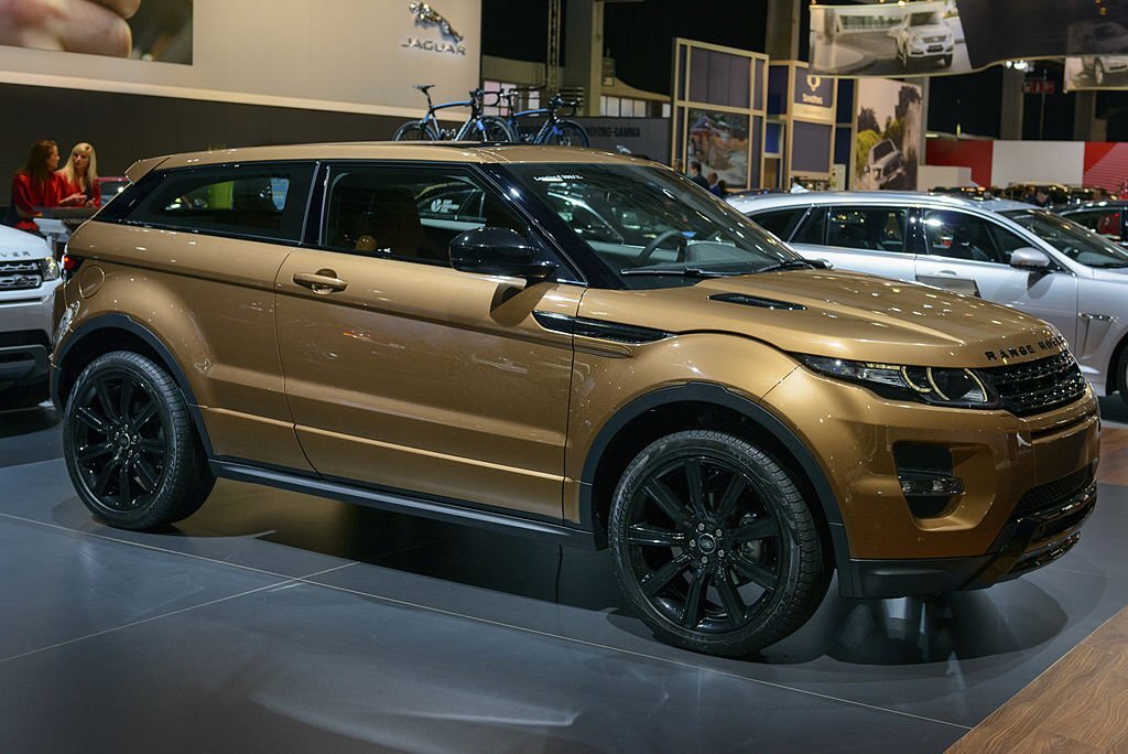 2022 Range Rover Evoque Keeps Up Appearances